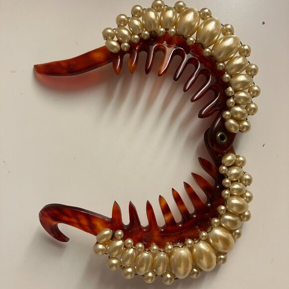 Trending Vintage Pearl and Tortoiseshell hair piece - perfect condition